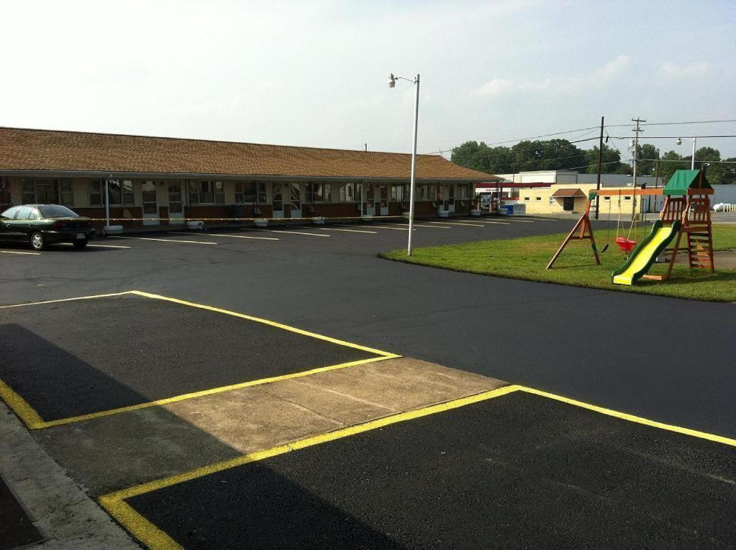 Budget Inn Mifflintown Exterior photo